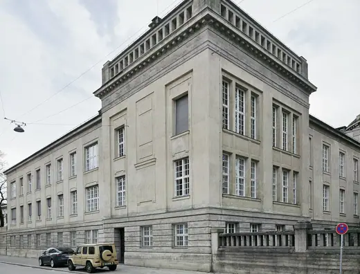 Photo 3: Exterior