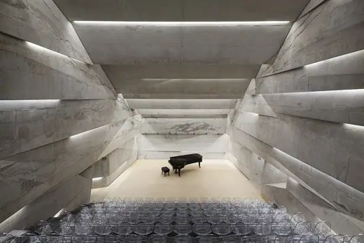 Photo 3: Interior