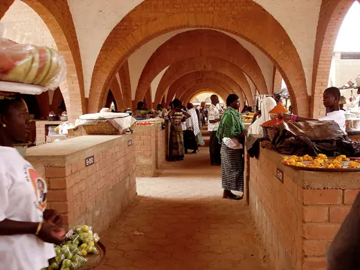 Photo 2: Exterior · vue du Grand marché de Koudougou construit en 2005