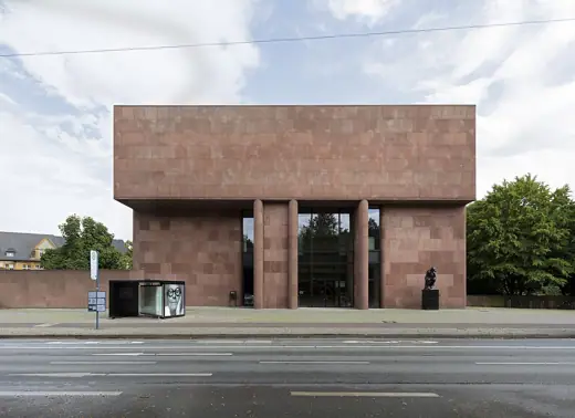 Photo 2: Exterior · Kunsthalle Bielefeld, 2019, Ansicht von der Straße