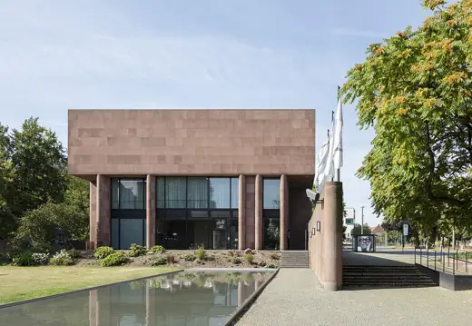 Photo 5: Exterior · Kunsthalle Bielefeld, 2019, Ansicht vom Skulpturenpark