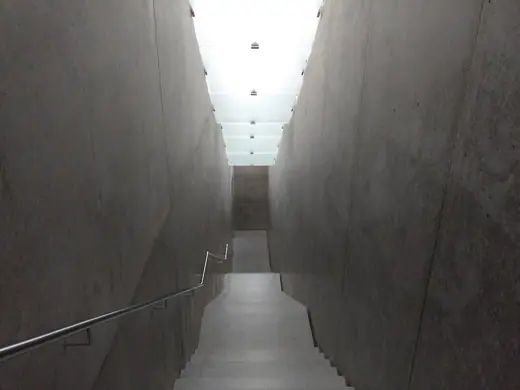 Photo 5: Interior
