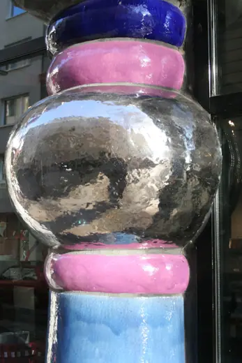 Photo 5: Detail