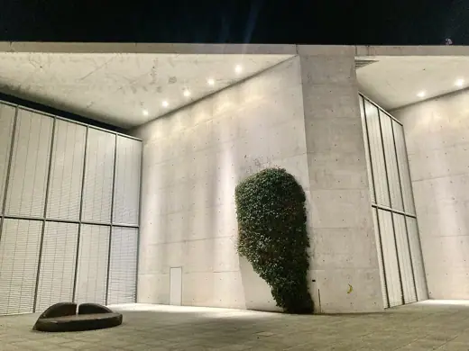 Photo 5: Interior · Kunstmuseum Bonn, courtyard at night, Friedrich-Ebert-Allee 2, 53113 Bonn, Germany