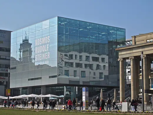 Photo 2: Exterior