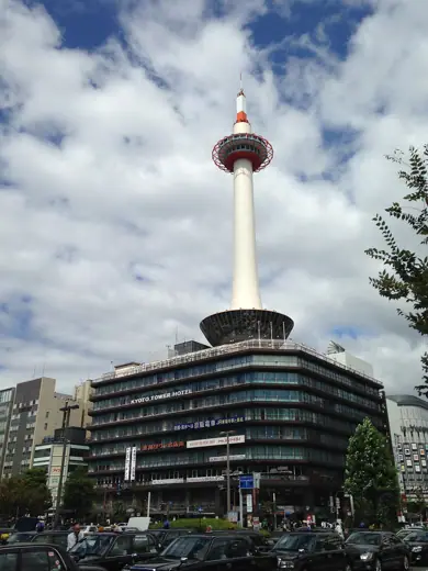 Photo 2: Exterior