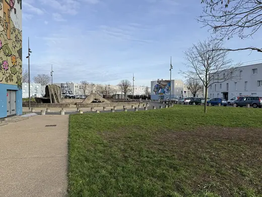Photo 2: Exterior · Quartier de la Grande Borne, Grigny dans l'Essonne