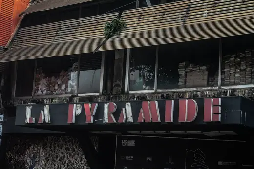 Photo 4: Context · The Pyramid is a high-rise building located in the Plateau district of Abidjan