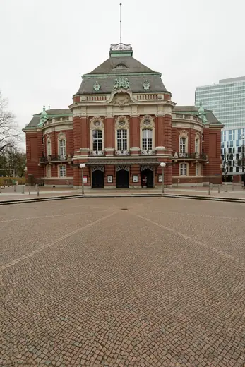 Photo 2: Exterior