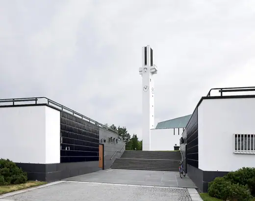 Photo 3: Exterior · This is a photo of a monument in Finland identified by the ID 'Aalto Center' (Q4250273) - RKY: 1667