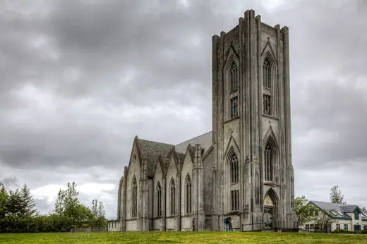 Photo 3: Exterior
