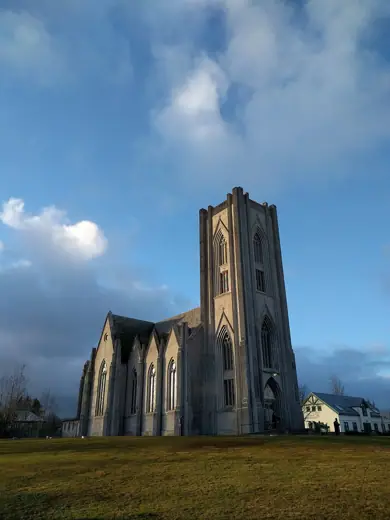 Photo 4: Exterior