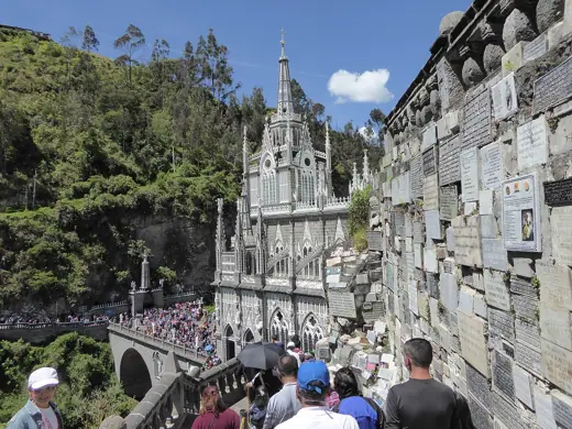 Photo 4: Exterior · Santuario de las Lajas