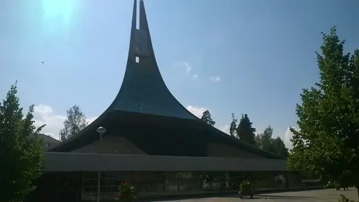 Photo 4: Exterior