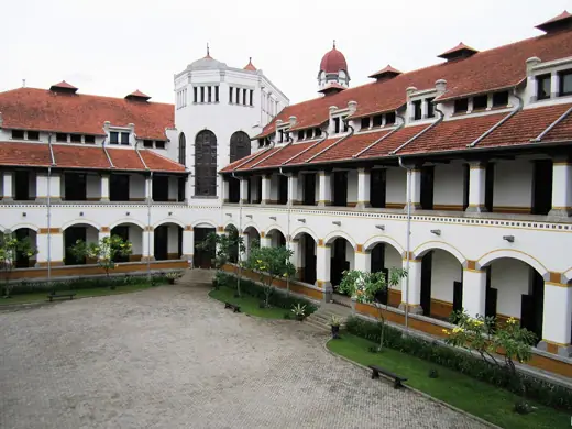 Photo 3: Exterior · Lawang Sewu main building in 2013