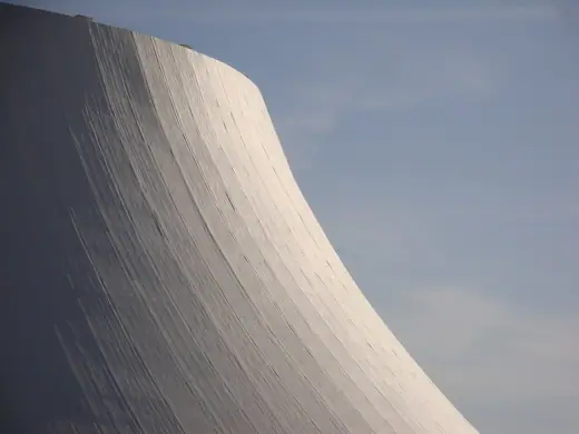 Photo 3: Exterior · Le Volcan du Havre réalisé par Oscar Niemeyer