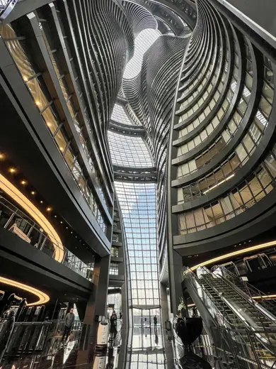 Photo 6: Interior · Sasuga Zaha da!