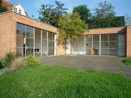 Photo 4: Exterior · The Villa Lemke, built 1932/33 in Berlin-Weissensee (Germany)