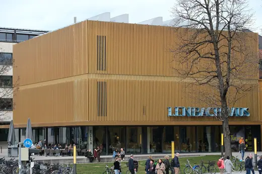 Photo 3: Exterior