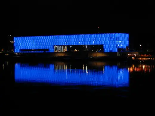 Photo 3: Exterior · Lentos in Linz/Austria
