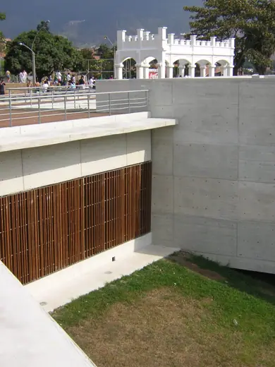 Photo 1: Exterior · Biblioteca León de Greiff, Medellín, Colombia