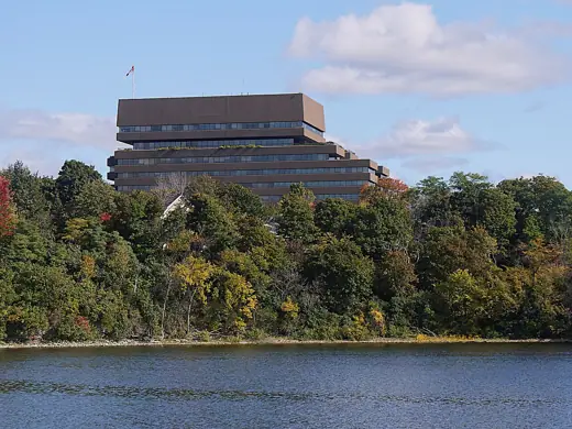 Photo 2: Exterior · Lester B