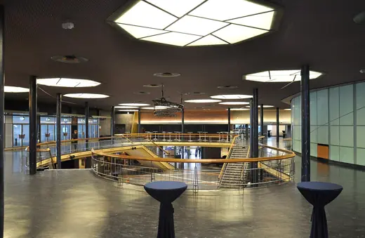 Photo 6: Interior · Stuttgart, Liederhalle, Foyer