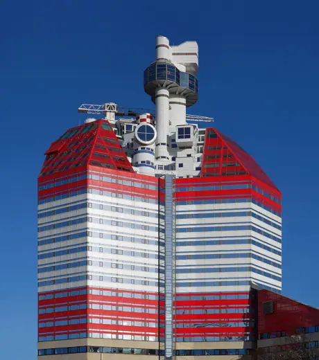 Photo 2: Exterior · The Skanska high-rise at Lilla Bommen in Gothenburg, Sweden