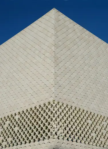 Photo 4: Exterior · Pattern in a building of the Parque das Nações, Lisbon, Portugal