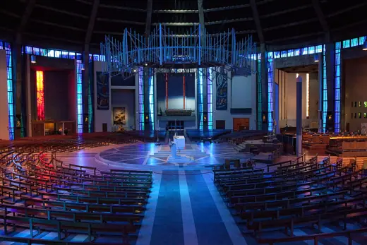 Photo 6: Interior · Interieur Metropolitan Cathedral Liverpool