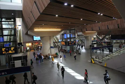 Photo 3: Exterior · London Bridge Concourse