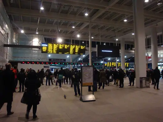 Photo 5: Interior · Inside the concourse of London Bridge station