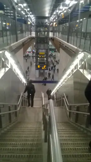 Photo 6: Interior · London Bridge station: stairs down into the new concourse