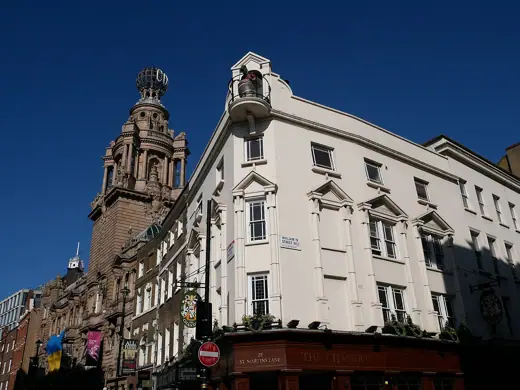 Photo 1: Exterior