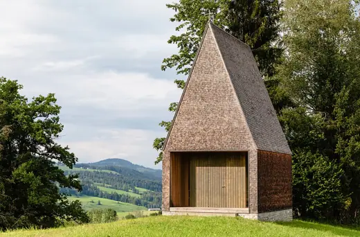 Photo 3: Exterior