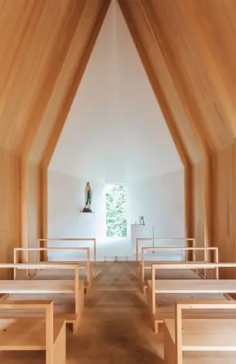Photo 5: Interior