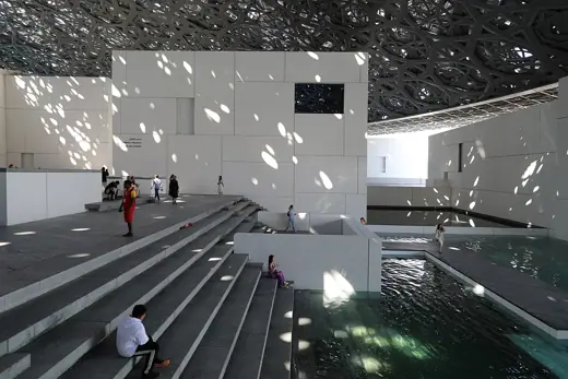 Photo 3: Interior