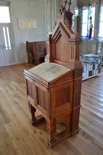 Photo 5: Interior