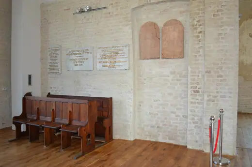 Photo 6: Interior