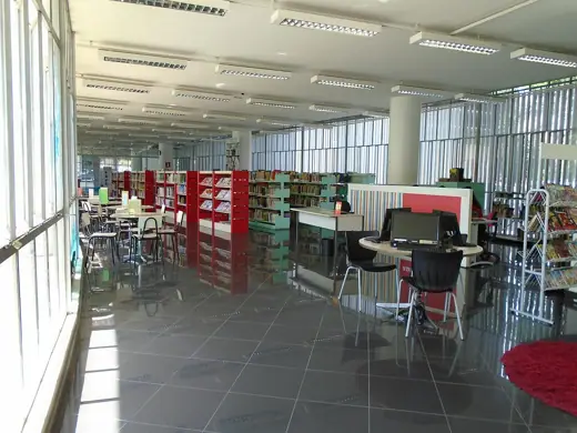 Photo 3: Interior