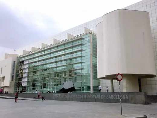 Photo 2: Exterior · Barcelona - Museu d'Art Contemporani de Barcelona (MACBA)