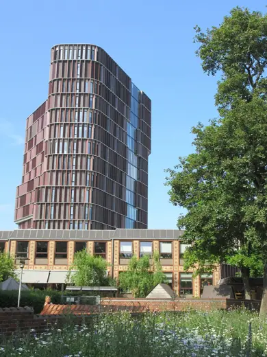 Photo 4: Exterior · Mærsk Tower in Copenhagen, Denmark