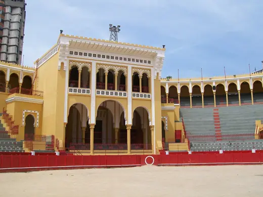 Photo 3: Interior