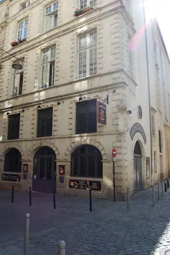 Photo 3: Exterior · Maison Acquart , 8 rue Porte-Saint-Jean 23 rue Ausone (Inscrit, 1996)
