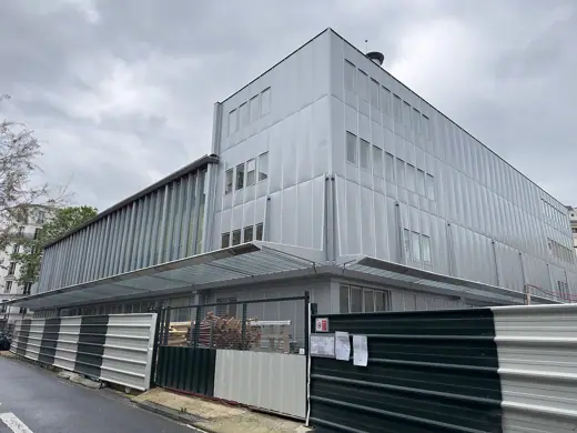 Photo 4: Exterior · Vu de la Maison du Peuple de Clichy sous chantier en 2026