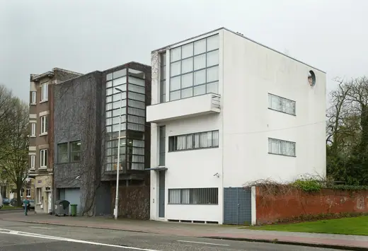 Photo 3: Exterior · Maison Guiette van arch