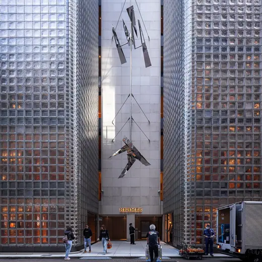 Photo 2: Exterior · Maison Hermès is the flagship shop of Hermès in Japan and the headquarters of Hermès Japon Co., Ltd