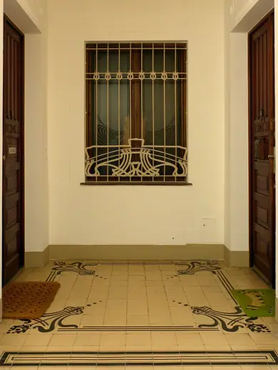 Photo 6: Interior · Wohn- und Geschäftshaus, Majolika-Haus