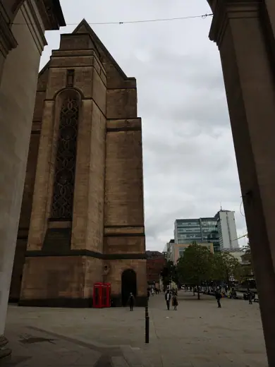 Photo 3: Exterior · Imágenes de la Biblioteca Central de Manchester