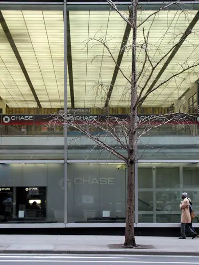 Photo 3: Exterior